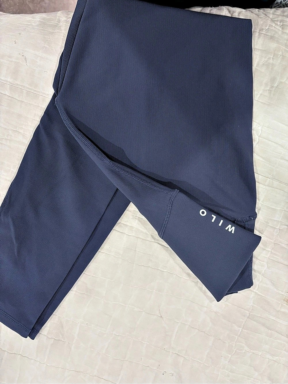 WILO Women's Ribbed Bike leggings in Blue Size L Like New